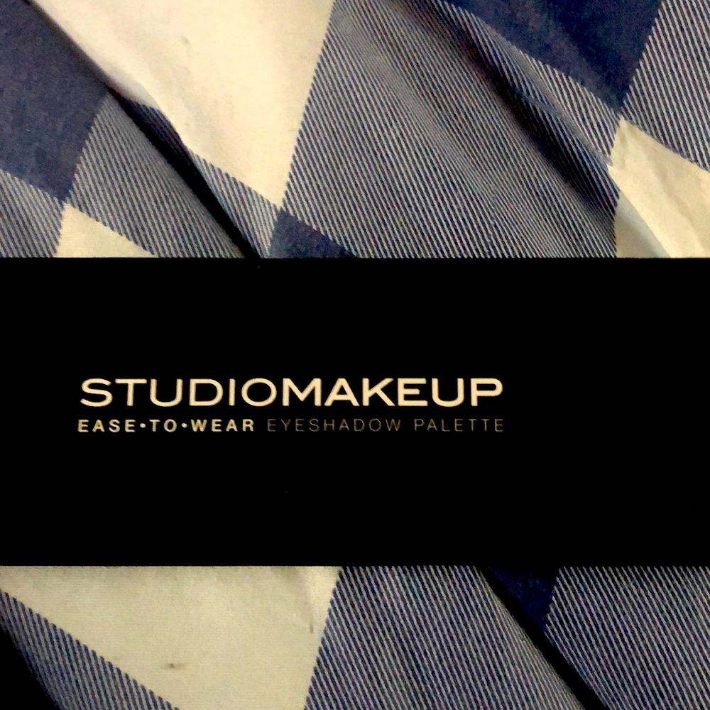 STUDIO MAKEUP